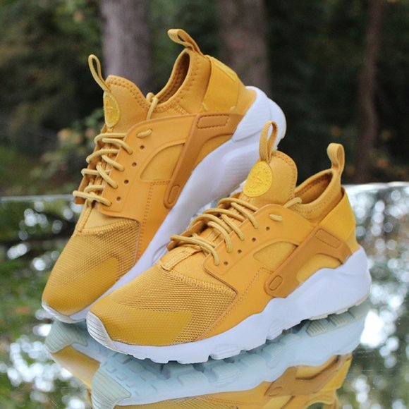 Nike Air Huarache Run Ultra Yellow Size 6Y - Picture 5 of 15